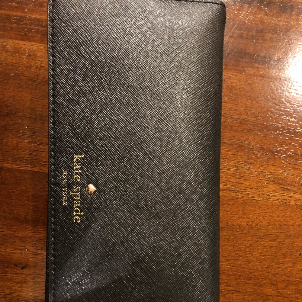 Kate Spade wallet - Picture 1 of 4